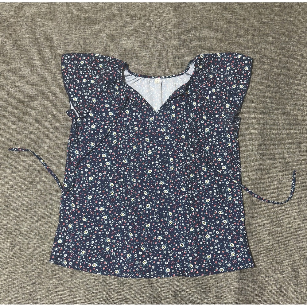SimpleFun Women's Size M Blouse Navy Blue Floral V-Neck Flutter Sleeve Tie Waist